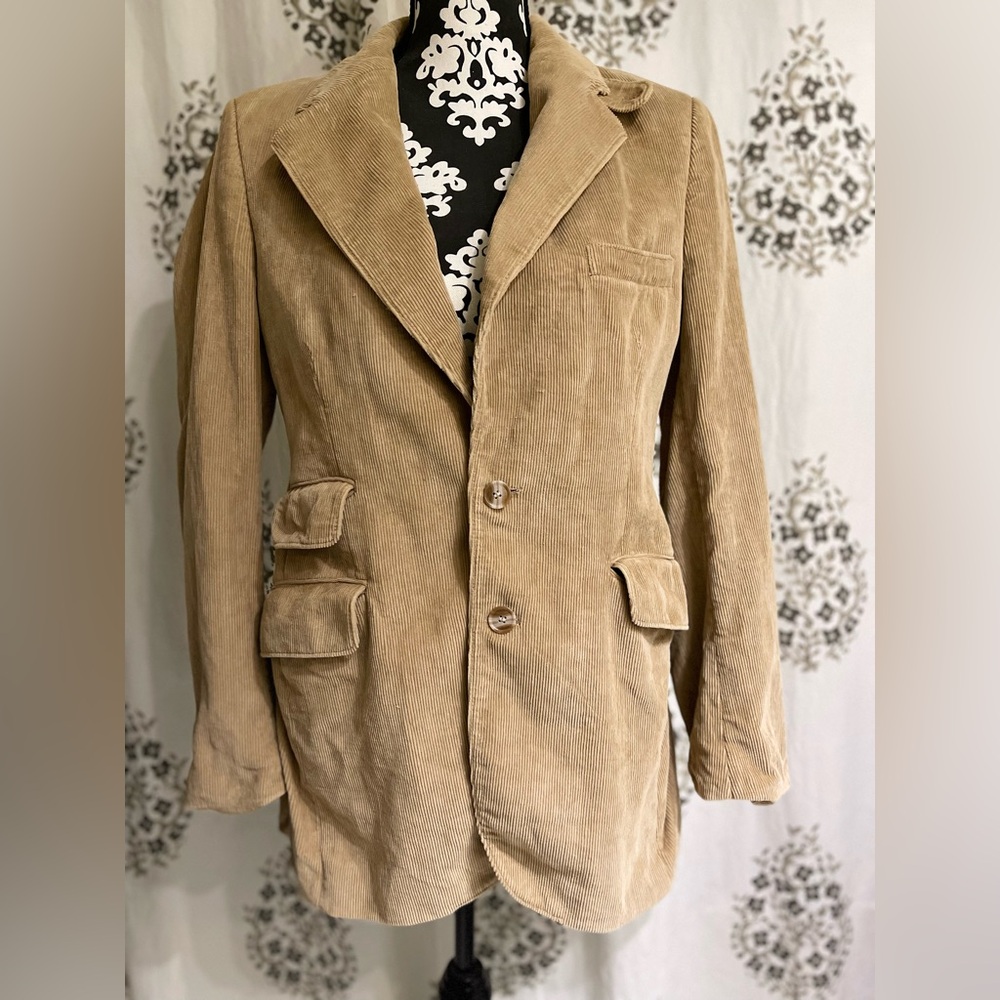 VINTAGE LIKE NEW CORDUROY BUTTON UP BLAZOR. Made in Romania! 🇷🇴